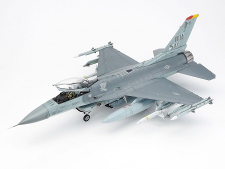 Tamiya 1:48 - Lockheed Martin F-16CJ Block 50 Fighting Falcon (61098)