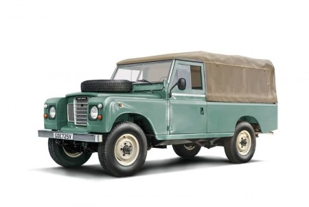 Italeri 1:24 - Land Rover 109 LWB (3665)
