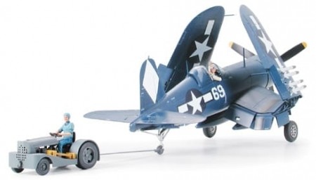 Tamiya 1:48 - Vought F4U-1D Corsair w/ Moto-Tug (61085)