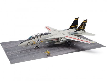 Tamiya 1:48 - Grumman F-14A Tomcat (Late Model) Carrier Launch Set (61122)